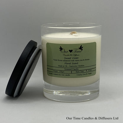 Medium Scented Candle with black lid off