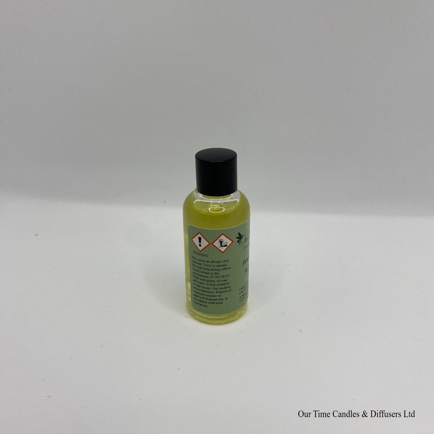 Scented Oil 15ml in clear bottle with black screw cap