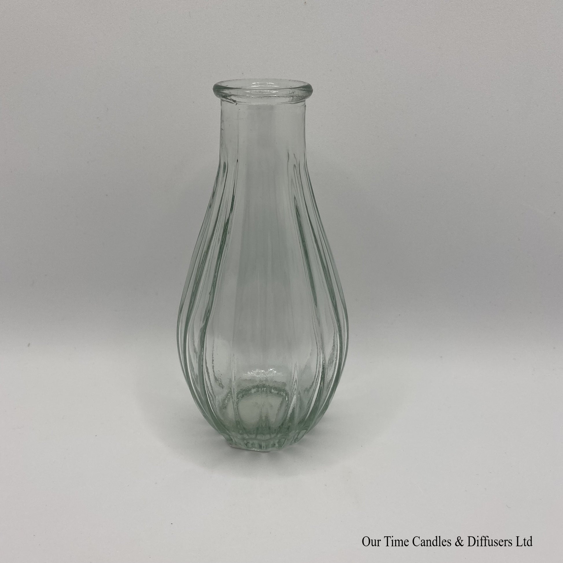 Fluted diffuser vase in clear